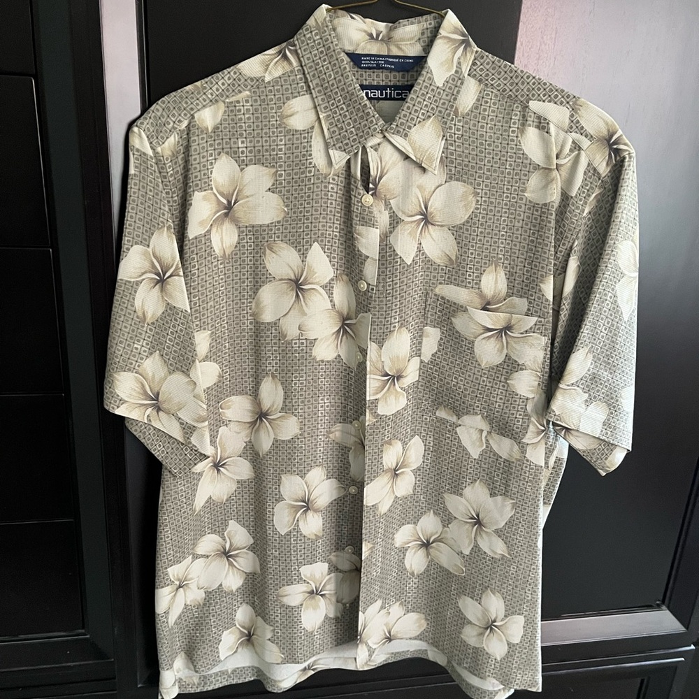 Nautica Men's Floral Button-Down Shirt in Gray and Cream